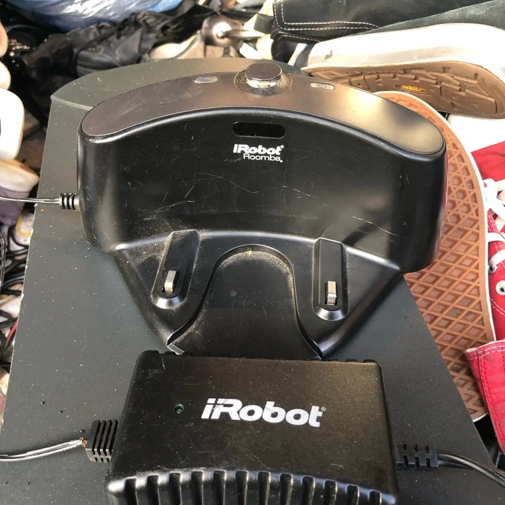 IRobot Roomba Black Charging Dock for VR Accessories
